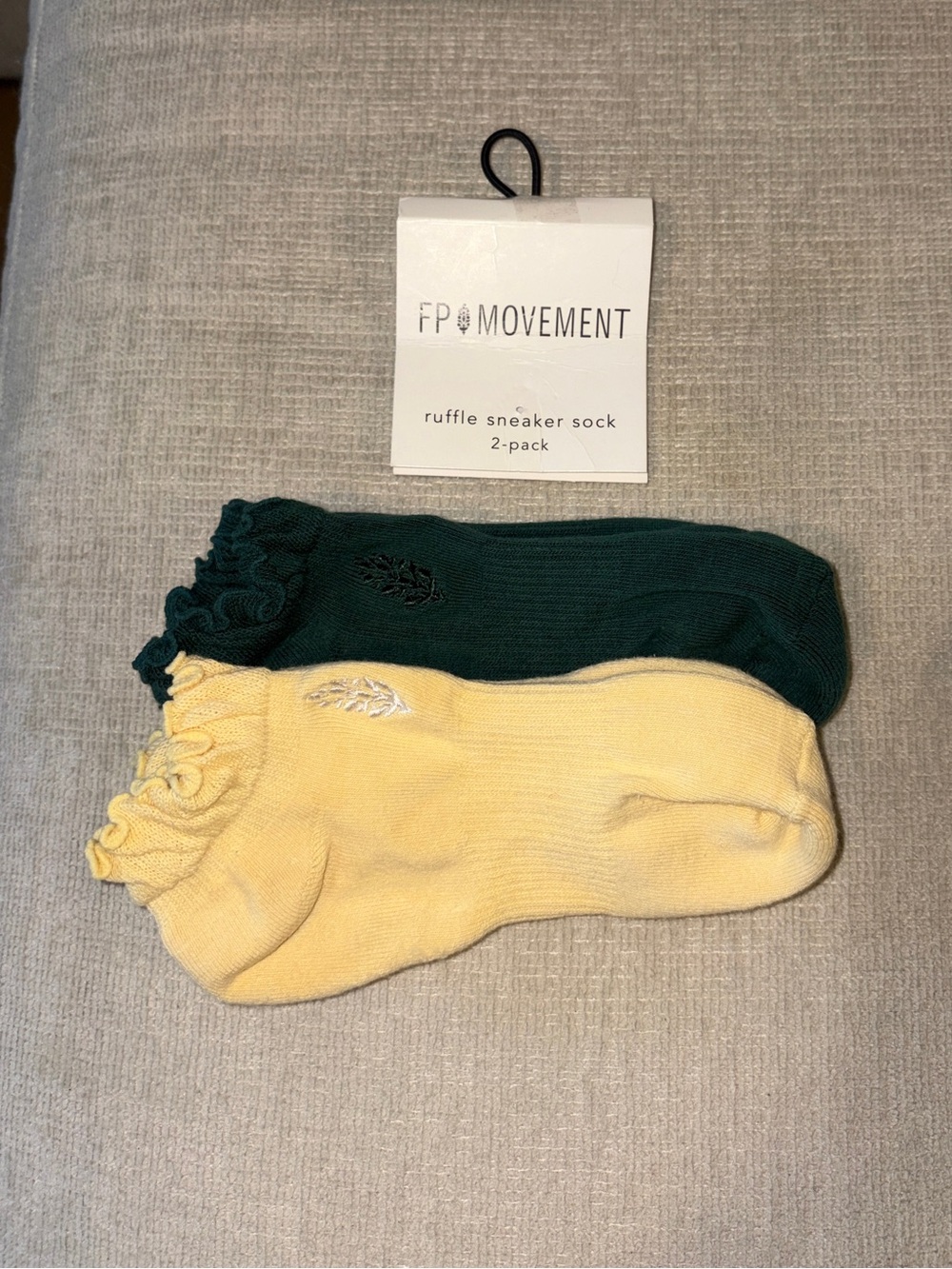 Free People Movement Ruffle Sneaker Sock 2-Pack Evergreen Green Sunlit Yellow - Picture 6 of 9